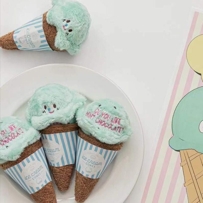 Pets Can Smell And Make Sounds To Relieve Boredom By Grinding Their Teeth. Paper Dogs And Cats Hide Ice Cream Toys